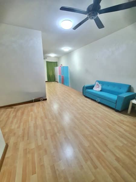 3-storey Terraced House for Sale in Rawang (Selangor) - Tris Jong - Living Room - PropertyGuru.com.my