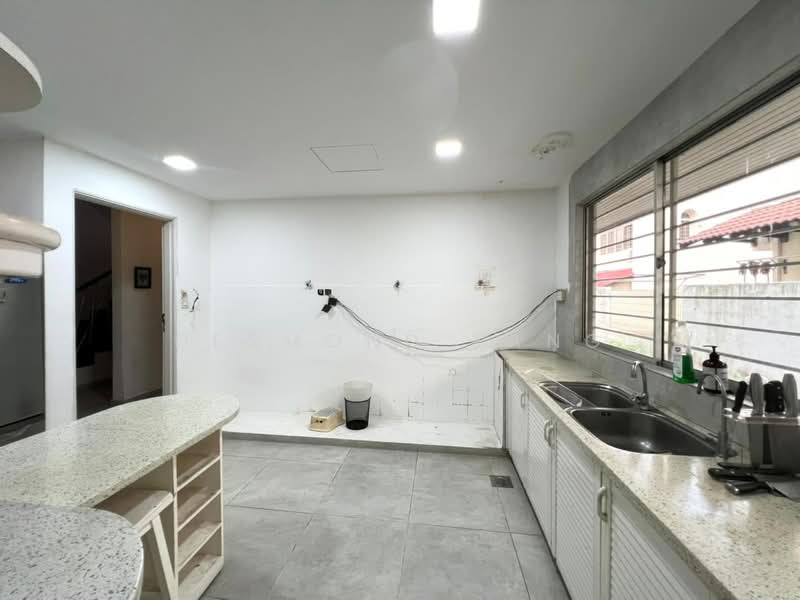 Semi-Detached House for Sale in Taman Tun Dr Ismail (Kuala Lumpur) - Desmond Tang - Kitchen - PropertyGuru.com.my