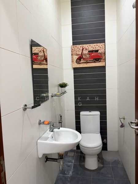 Rumah Bandar untuk Disewa di Ampang (Selangor) - Chen Kah Seng - Bathroom - PropertyGuru.com.my
