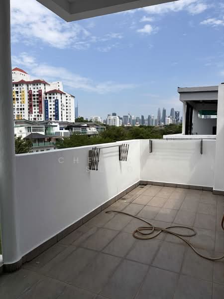 Rumah Bandar untuk Disewa di Ampang (Selangor) - Chen Kah Seng - Balcony - PropertyGuru.com.my