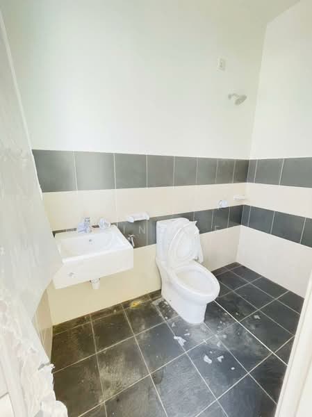 Rumah Teres 2 Tingkat untuk Dijual di Bandar Bistari Perdana (Pasir Gudang) - Melinda Ee - Bathroom - PropertyGuru.com.my