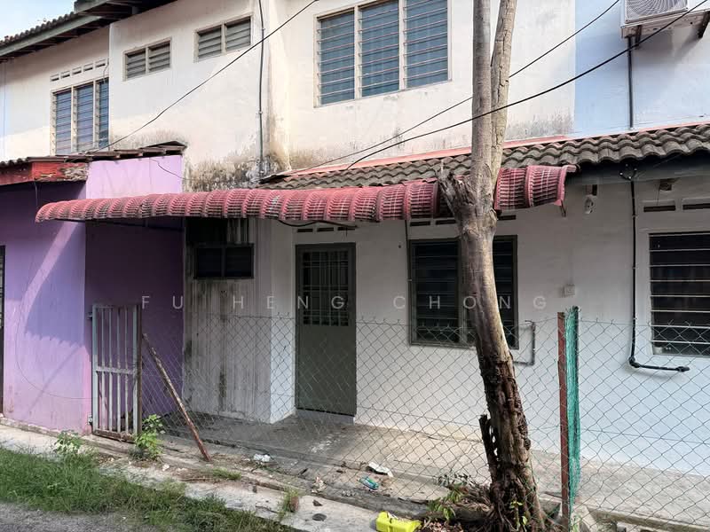 Rumah Teres 2 Tingkat untuk Dijual di Taman Pulai Indah (Johor Bahru) - Fu Heng Chong - Exterior - PropertyGuru.com.my