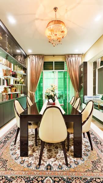 Rumah Banglo untuk Dijual di Seksyen 4 (Shah Alam) - Sahiful Amre - Dining Room - PropertyGuru.com.my