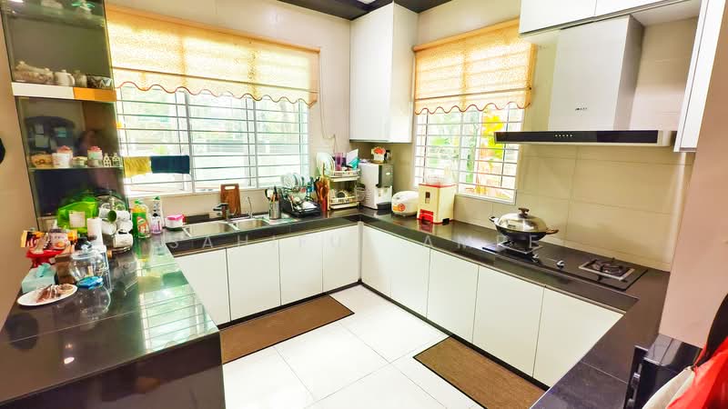 Rumah Banglo untuk Dijual di Seksyen 4 (Shah Alam) - Sahiful Amre - Kitchen - PropertyGuru.com.my
