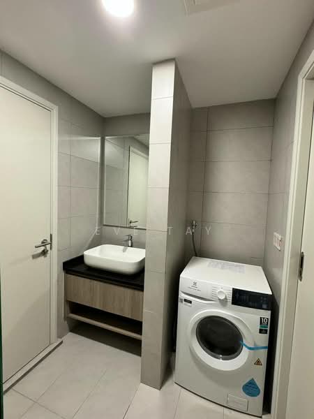 Servis Apartment untuk Disewa di The Atrium - Eve Tay - Bathroom - PropertyGuru.com.my