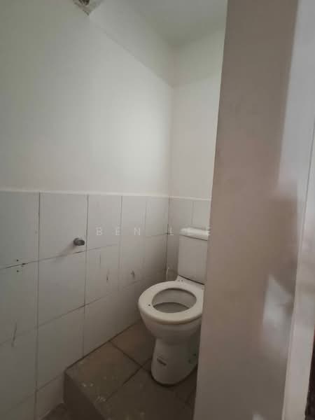 Shop for Rent in George Town (Penang) - Ben Lee - Bathroom - PropertyGuru.com.my