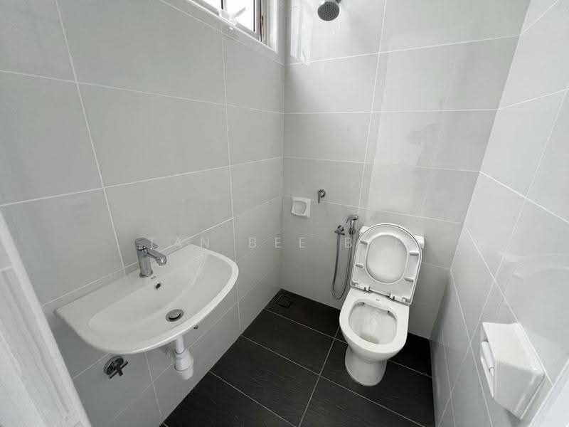 Semi-Detached House for Sale in Taman Ekoflora (Johor Bahru) - Tan Bee Bee - Bathroom - PropertyGuru.com.my