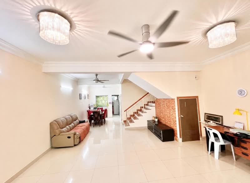 Rumah Teres 2 Tingkat untuk Dijual di Bandar Puteri Puchong (Puchong) - Luqman Ramli - Living Room - PropertyGuru.com.my