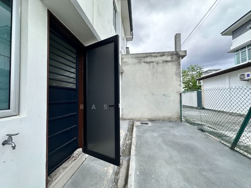 2-storey Terraced House for Sale in Bandar Puncak Alam (Puncak Alam) - Ras Shaz - Exterior - PropertyGuru.com.my