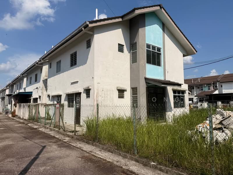 2-storey Terraced House for Sale in Johor Bahru (Johor) - Fu Heng Chong - Exterior - PropertyGuru.com.my