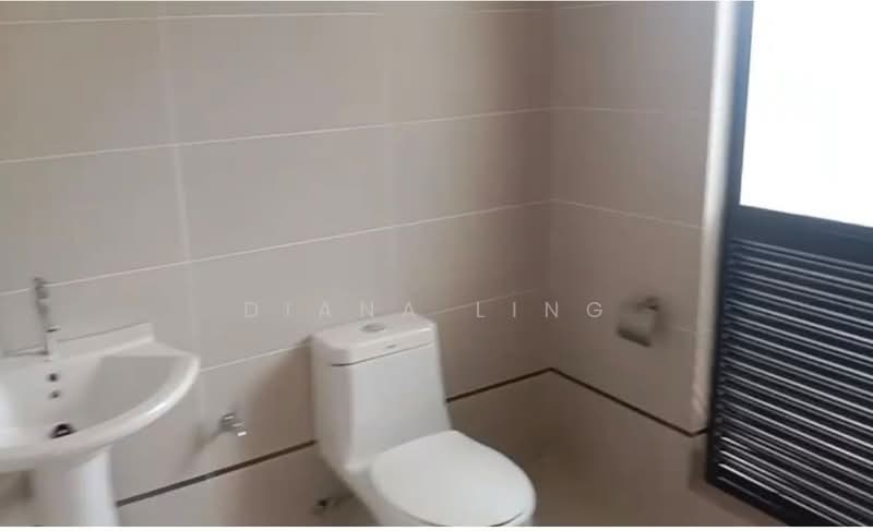 Semi-Detached House for Sale in Bandar Country Homes (Rawang) - Diana Ling - Bathroom - PropertyGuru.com.my