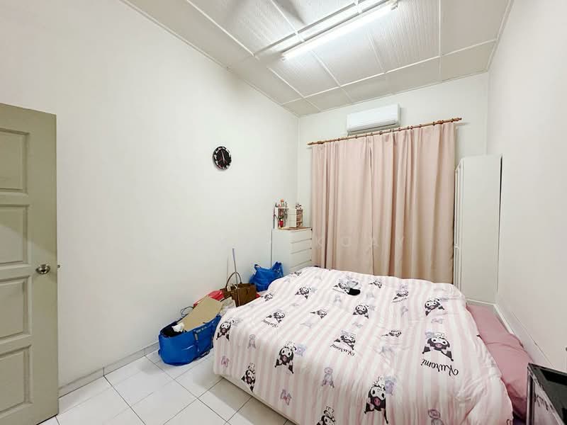 Rumah Teres 2 Tingkat untuk Dijual di Taman Desa Cemerlang (Ulu Tiram) - Kelvin Koay - Bedroom - PropertyGuru.com.my