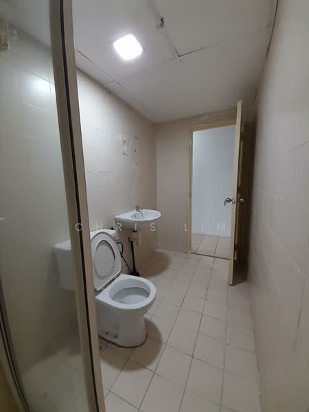Kondominium untuk Disewa di Amadesa Resort Condominium - Chris Lim - Bathroom - PropertyGuru.com.my