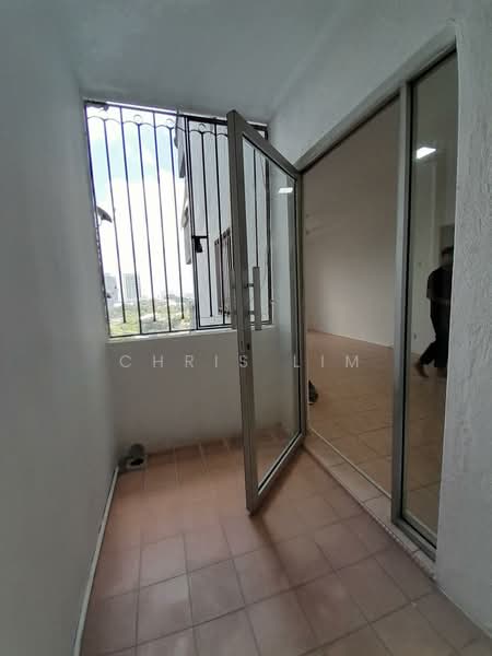 Kondominium untuk Disewa di Amadesa Resort Condominium - Chris Lim - Balcony - PropertyGuru.com.my