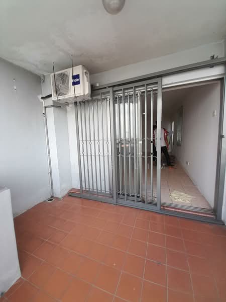 Kondominium untuk Disewa di Amadesa Resort Condominium - Chris Lim - Balcony - PropertyGuru.com.my