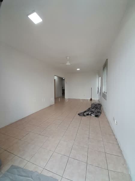 Kondominium untuk Disewa di Amadesa Resort Condominium - Chris Lim - Living Room - PropertyGuru.com.my