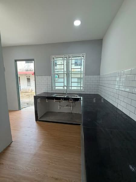 Rumah Teres 2 Tingkat untuk Dijual di Taman Mawar (Pasir Gudang) - Melinda Ee - Kitchen - PropertyGuru.com.my