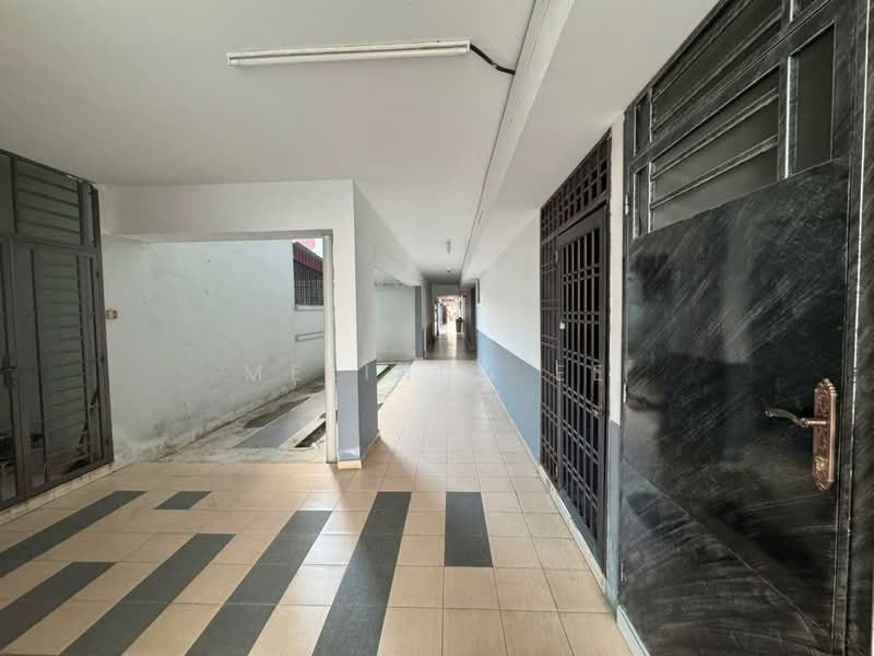 Servis Apartment untuk Dijual di Nusa Perdana Apartment - Melinda Ee - Corridor - PropertyGuru.com.my