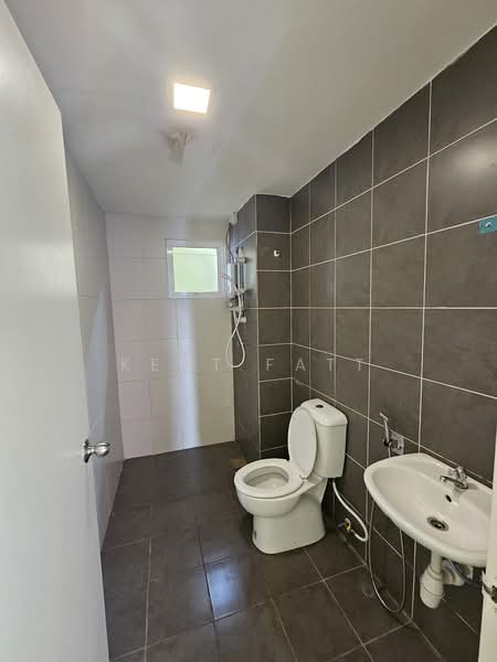 Kondominium untuk Disewa di Imperial Residence - Kent Fatt - Bathroom - PropertyGuru.com.my