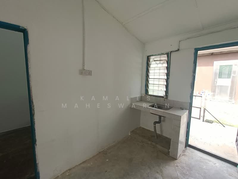 Rumah Teres 1 Tingkat untuk Dijual di Taman Cheras Jaya (Cheras) - Kamales Maheswaran - Kitchen - PropertyGuru.com.my