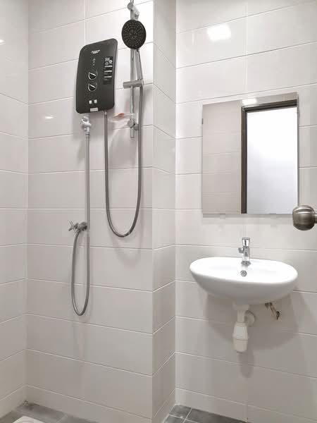 Service Residence for Rent at Service Residence @ Landmark Residence 1 - Chloe Chan - Bathroom - PropertyGuru.com.my