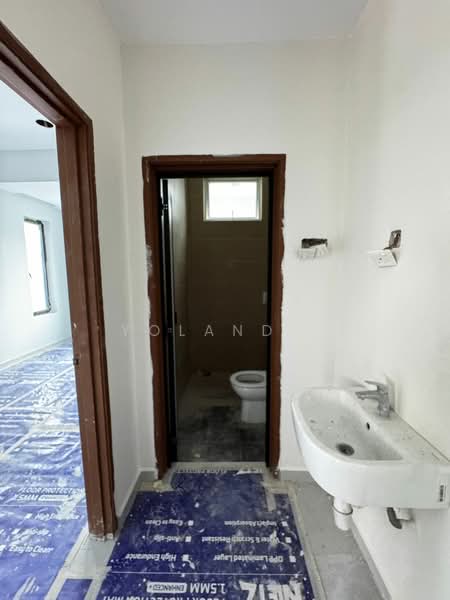 Semi-Detached House for Sale in Taman Austin Heights (Tebrau) - Yoland . - Bathroom - PropertyGuru.com.my