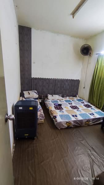 Pangsapuri untuk Dijual di Sri Dahlia - Diana Ling - Bedroom - PropertyGuru.com.my