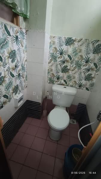 Pangsapuri untuk Dijual di Sri Dahlia - Diana Ling - Bathroom - PropertyGuru.com.my