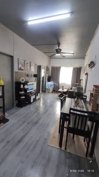 Pangsapuri untuk Dijual di Sri Dahlia - Diana Ling - Living Room - PropertyGuru.com.my