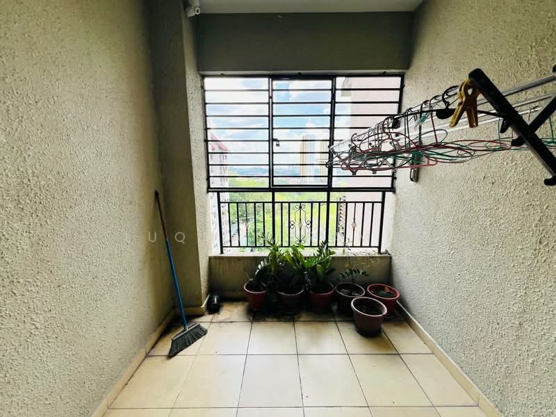 Pangsapuri untuk Dijual di Kristal Villa - Luqman Ramli - Balcony - PropertyGuru.com.my