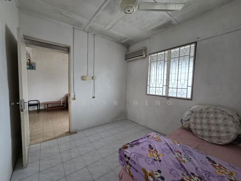 Rumah Flat untuk Dijual di Flat Taman Ungku Tun Aminah - Evelyn Heng - Bedroom - PropertyGuru.com.my