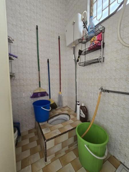 Rumah Flat untuk Dijual di Flat Taman Ungku Tun Aminah - Evelyn Heng - Bathroom - PropertyGuru.com.my