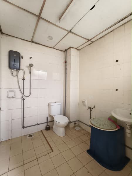 Townhouse for Sale in Jalan Ipoh (Kuala Lumpur) - Sean Lim - Bathroom - PropertyGuru.com.my