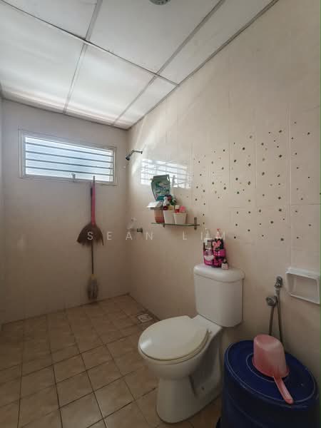 Townhouse for Sale in Jalan Ipoh (Kuala Lumpur) - Sean Lim - Bathroom - PropertyGuru.com.my