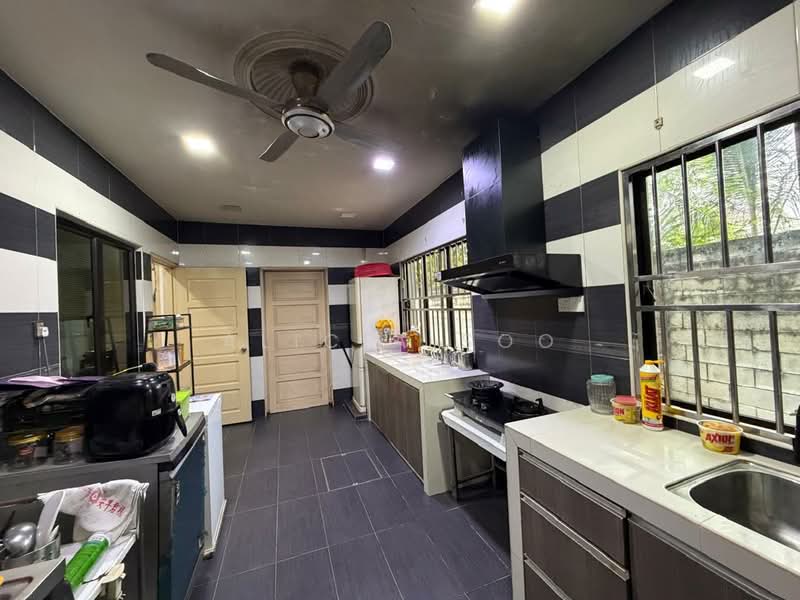 Semi-Detached House for Sale in Taman Villa Putra (Sungai Buloh) - Alicia Soo - Kitchen - PropertyGuru.com.my