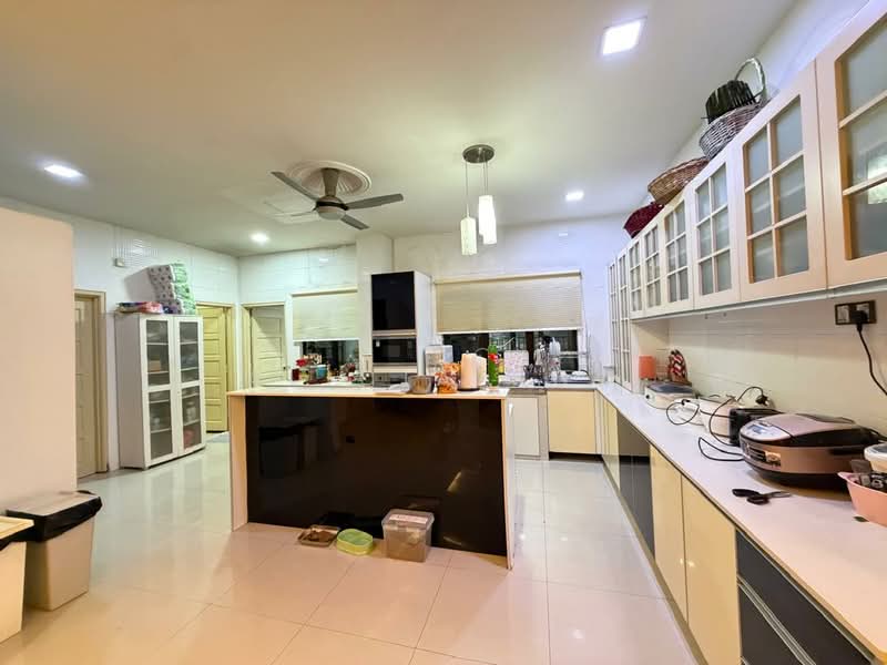 Semi-Detached House for Sale in Taman Villa Putra (Sungai Buloh) - Alicia Soo - Kitchen - PropertyGuru.com.my
