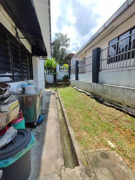Rumah Berkembar untuk Dijual di Taman Nong Chik (Johor Bahru) - Marvin Lim - Exterior - PropertyGuru.com.my