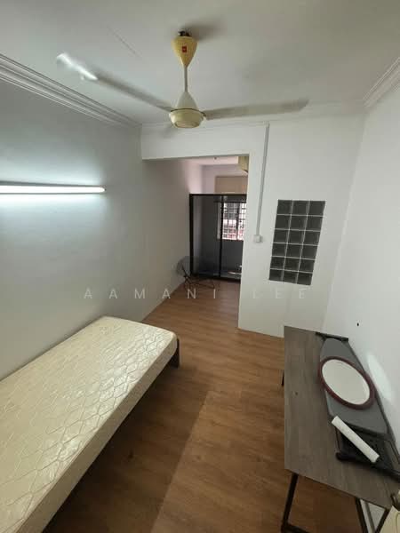 Rumah Teres 2 Tingkat untuk Disewa di Permas Jaya (Johor) - Aamani Lee - Bedroom - PropertyGuru.com.my
