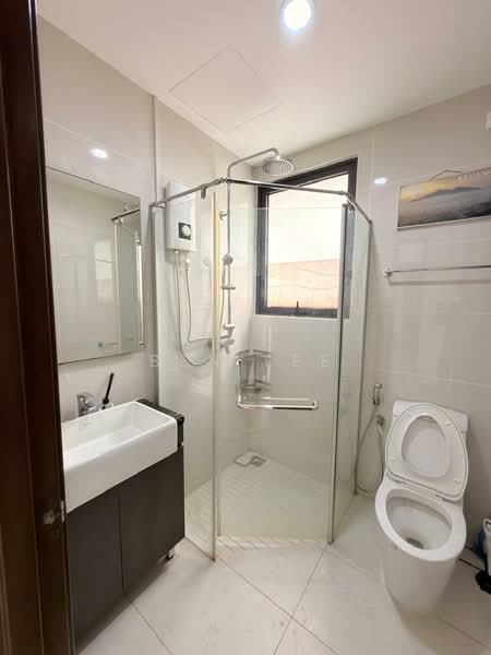 Condominium for Rent at Amberside @ Country Garden Danga Bay - Ben Lee - Bathroom - PropertyGuru.com.my