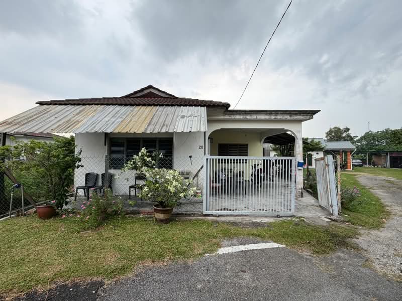 1-storey Terraced House for Sale in Kampung Baru Kundang (Rawang) - Tiffany Yang - Exterior - PropertyGuru.com.my
