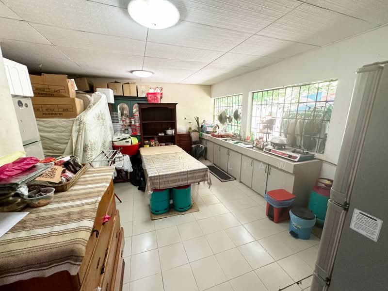 Bungalow House for Sale in Kota Damansara (Selangor) - Vincent Liaw - Kitchen - PropertyGuru.com.my