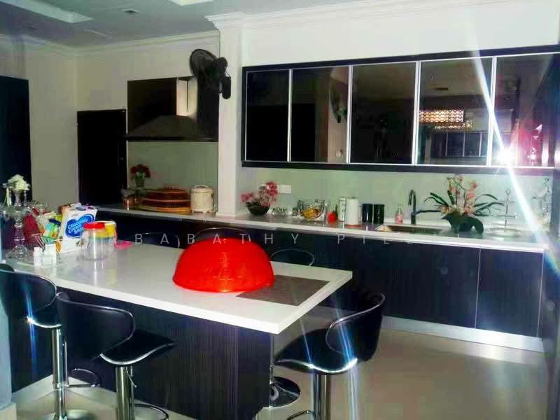 Rumah Banglo untuk Dijual di Bandar Putra Permai (Seri Kembangan) - Sababathy Pillai - Kitchen - PropertyGuru.com.my