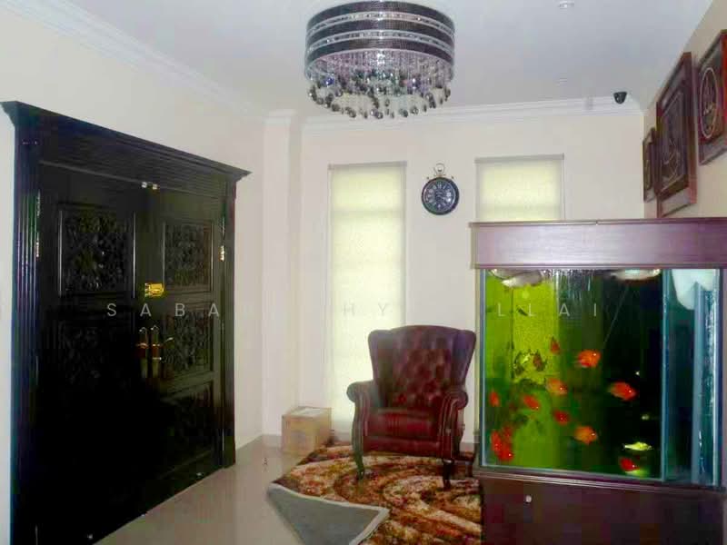 Rumah Banglo untuk Dijual di Bandar Putra Permai (Seri Kembangan) - Sababathy Pillai - Entrance - PropertyGuru.com.my
