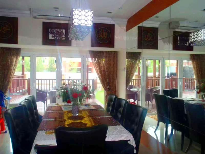 Rumah Banglo untuk Dijual di Bandar Putra Permai (Seri Kembangan) - Sababathy Pillai - Dining Room - PropertyGuru.com.my