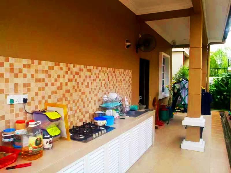 Rumah Banglo untuk Dijual di Bandar Putra Permai (Seri Kembangan) - Sababathy Pillai - Kitchen - PropertyGuru.com.my