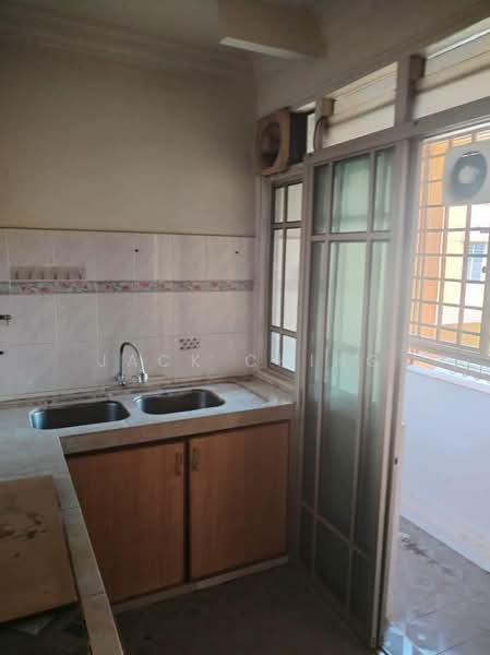 Rumah Flat untuk Dijual di Pangsapuri Jentayu @ Kangkar Pulai - Jack Ching - Kitchen - PropertyGuru.com.my