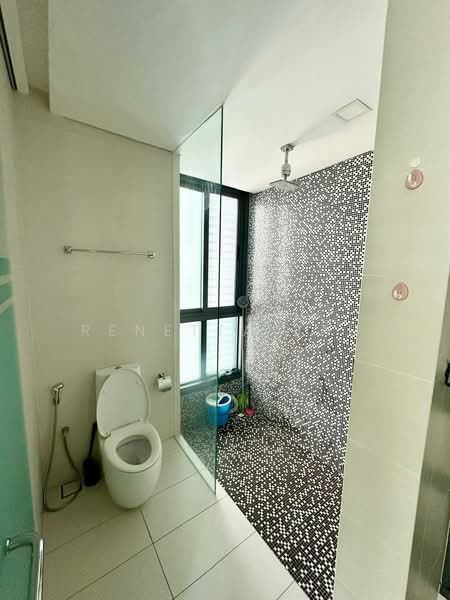 Servis Apartment untuk Disewa di Vogue Suites One - Renetta Jau - Bathroom - PropertyGuru.com.my