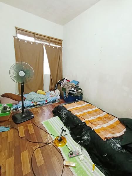 Rumah Flat untuk Dijual di Taman Megah Ria - Doris Tan - Bedroom - PropertyGuru.com.my
