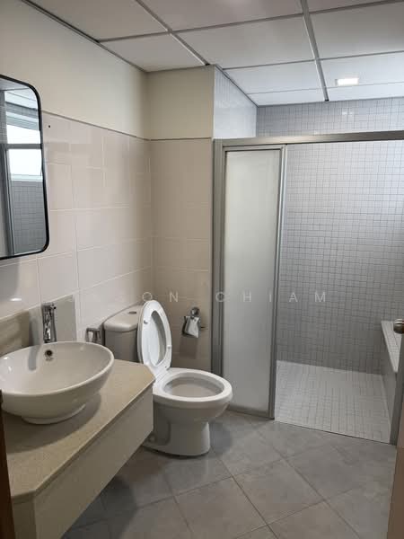 Servis Apartment untuk Disewa di Kiara Designer Suites - Jason Chiam - Bathroom - PropertyGuru.com.my