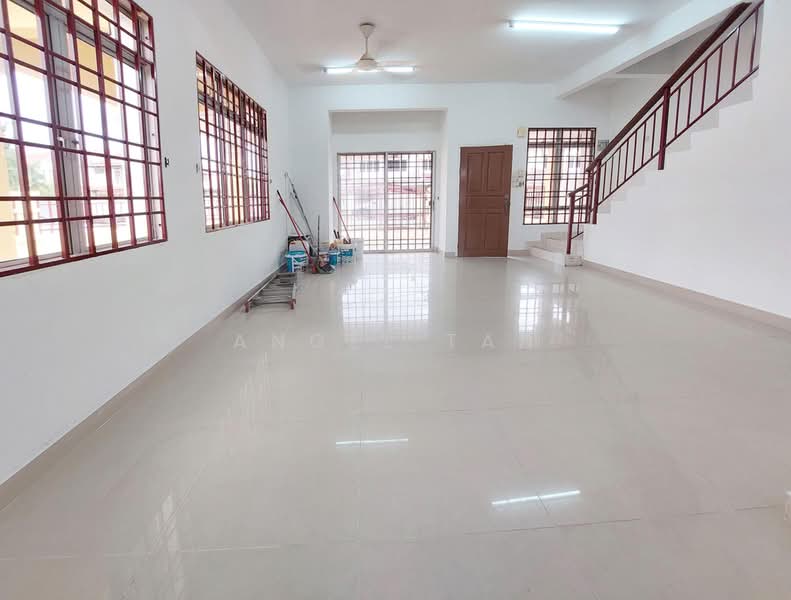 Rumah Teres 2-Tingkat untuk Dijual di Seksyen 2, Taman Kinrara (Puchong) - Angel Tan - Living Room - PropertyGuru.com.my